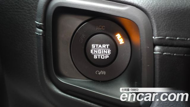 Jeep Wrangler 2025 — photo 25