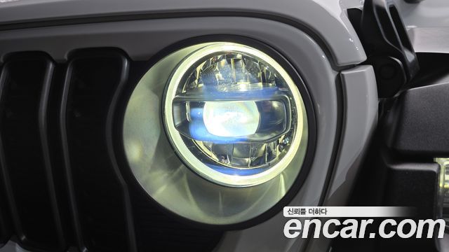 Jeep Wrangler 2025 — photo 8