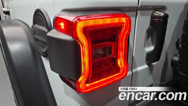 Jeep Wrangler 2025 — photo 9