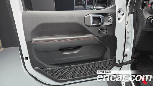 Jeep Wrangler 2025 — photo 14
