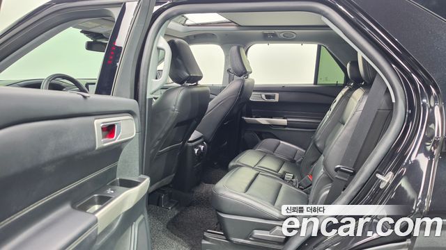 Ford Explorer 2022 — photo 11