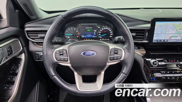 Ford Explorer 2022 — photo 13
