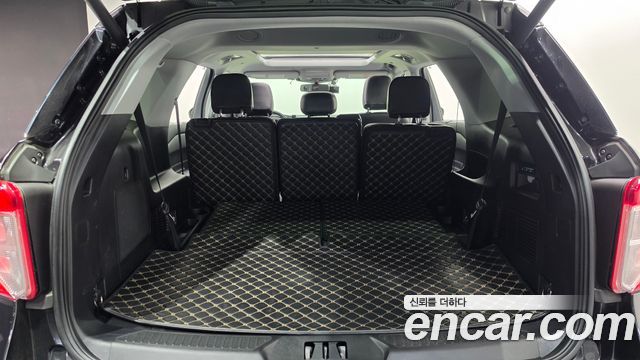 Ford Explorer 2022 — photo 17