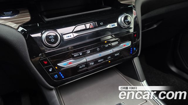 Ford Explorer 2022 — photo 20