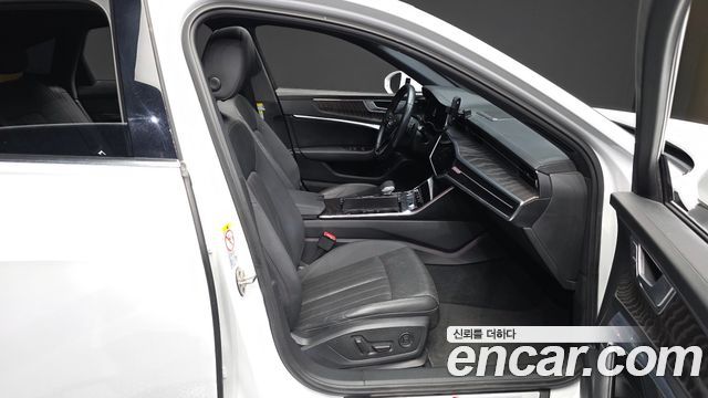 Audi A6 2021 — photo 17