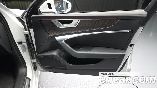 Audi A6 2021 — photo 14