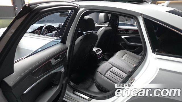 Audi A6 2021 — photo 16