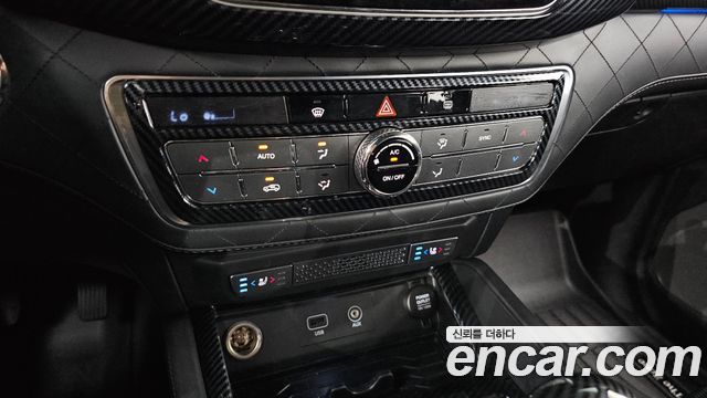 KG Mobility Rexton 2018 — photo 23
