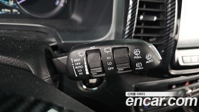 KG Mobility Rexton 2018 — photo 28