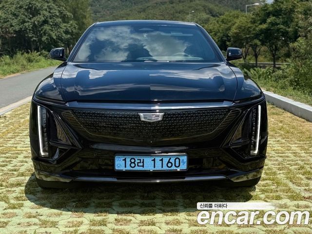 Cadillac Lyriq 2024 — photo 2
