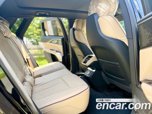 Cadillac Lyriq 2024 — photo 12