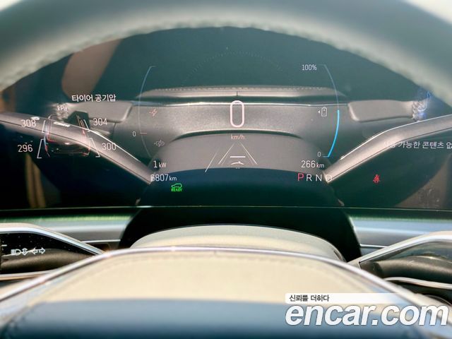 Cadillac Lyriq 2024 — photo 16
