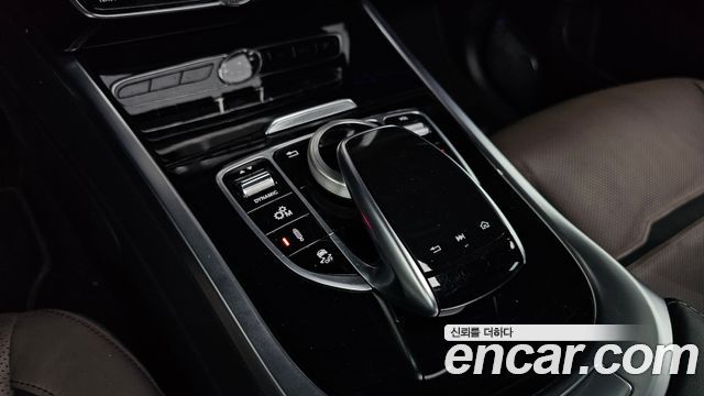 Mercedes-Benz G-Class 2021 — photo 18