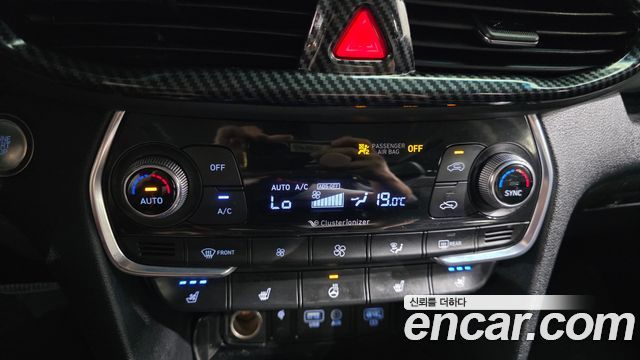 Hyundai Santafe 2019 — photo 18