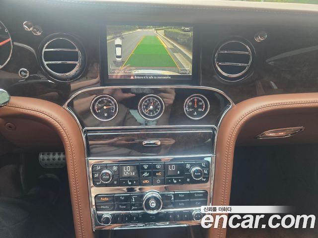 Bentley Mulsanne 2015 — photo 12