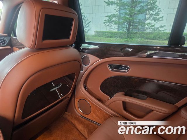 Bentley Mulsanne 2015 — photo 17
