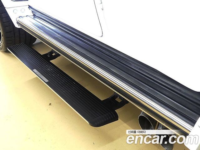Mercedes-Benz G-Class 2022 — photo 11