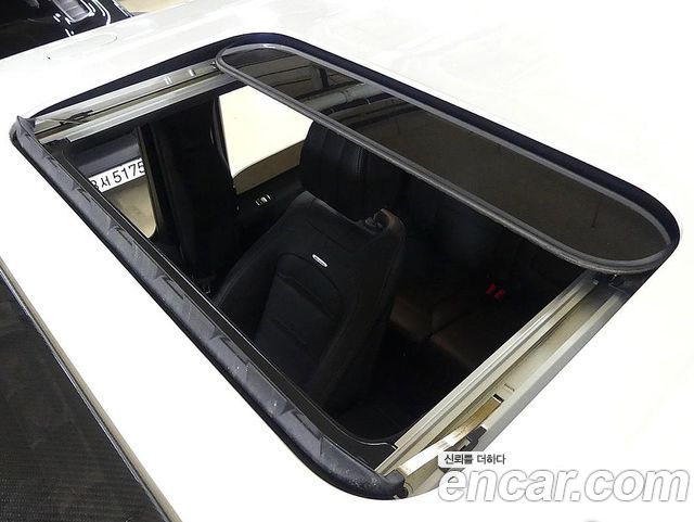 Mercedes-Benz G-Class 2022 — photo 13