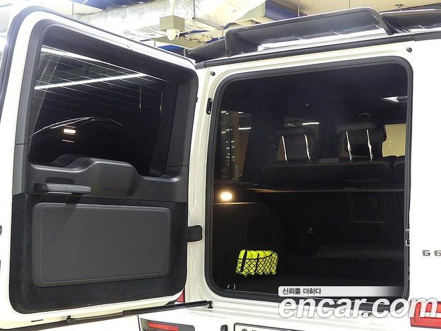 Mercedes-Benz G-Class 2022 — photo 15