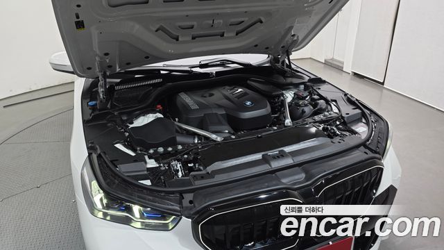 BMW 5-Series 2025 — photo 6