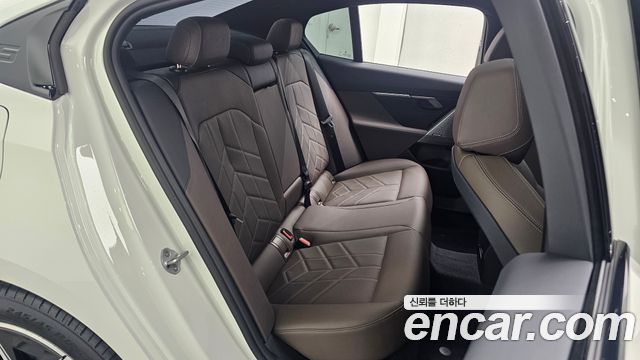 BMW 5-Series 2025 — photo 17