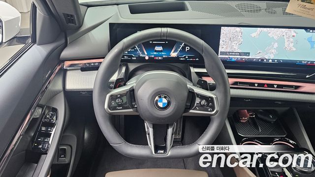 BMW 5-Series 2025 — photo 19