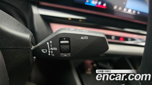 BMW 5-Series 2025 — photo 25