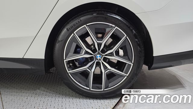 BMW 5-Series 2025 — photo 7