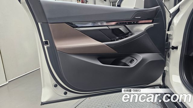 BMW 5-Series 2025 — photo 14