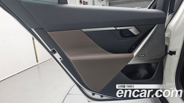 BMW 5-Series 2025 — photo 15