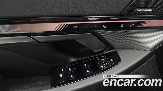 BMW 5-Series 2025 — photo 28