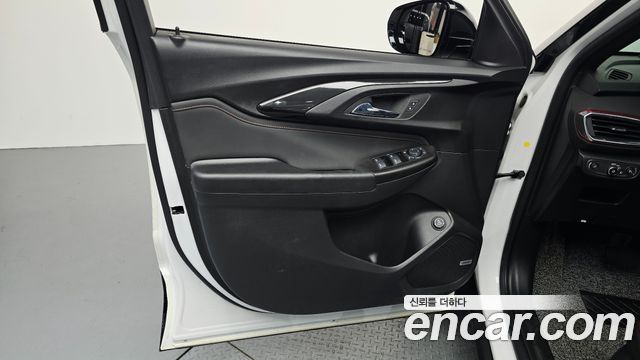 Chevrolet Korea Trailblazer 2022 — photo 14