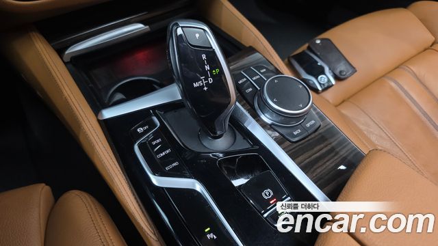 BMW 5-Series 2021 — photo 12