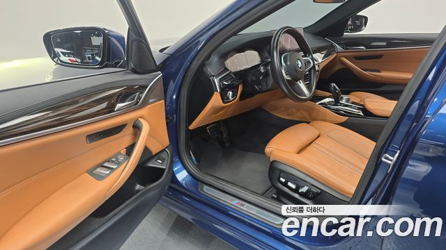 BMW 5-Series 2021 — photo 13