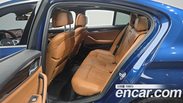 BMW 5-Series 2021 — photo 17
