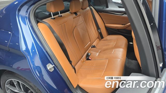 BMW 5-Series 2021 — photo 18