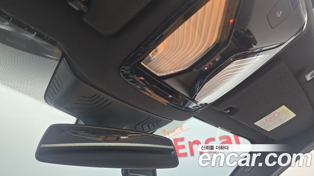 BMW 5-Series 2021 — photo 31