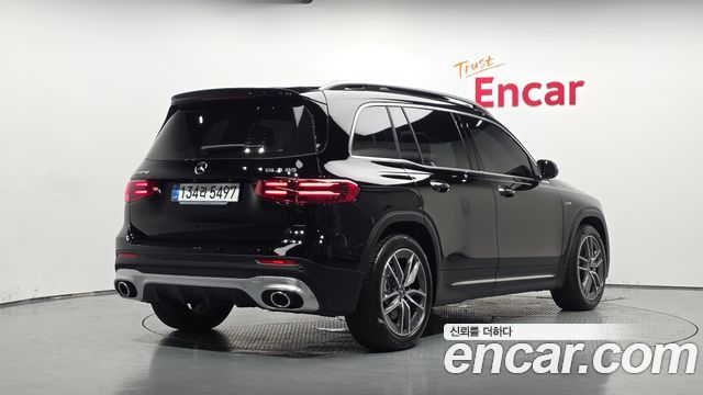 Mercedes-Benz GLB-Class 2025 — photo 2