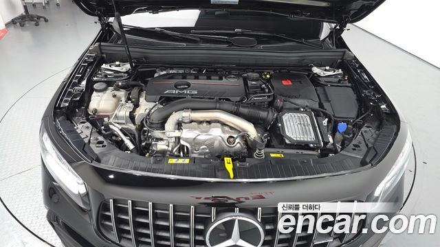 Mercedes-Benz GLB-Class 2025 — photo 6