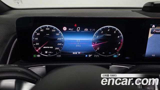 Mercedes-Benz GLB-Class 2025 — photo 8