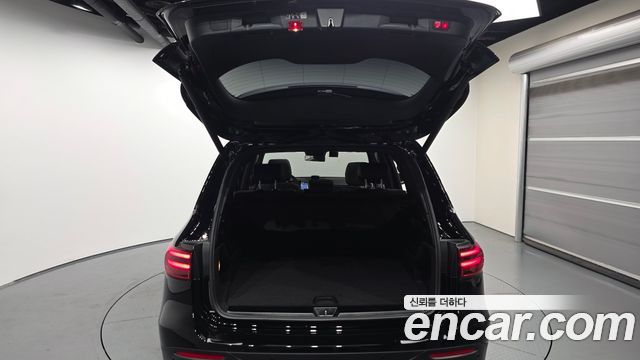 Mercedes-Benz GLB-Class 2025 — photo 20