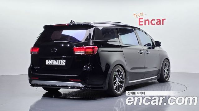 Kia Canival 2018 — photo 2