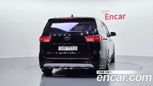 Kia Canival 2018 — photo 4