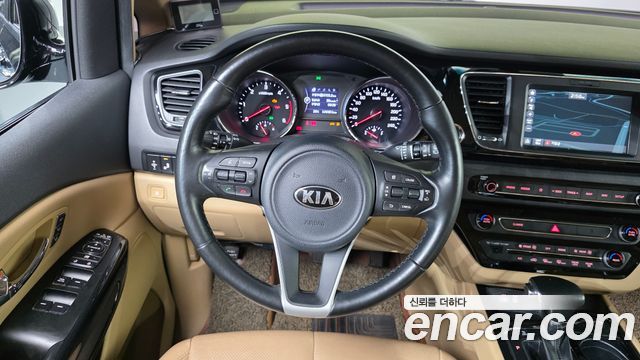 Kia Canival 2018 — photo 18