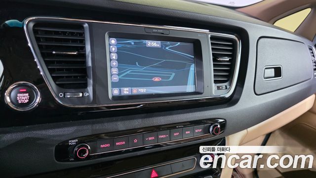 Kia Canival 2018 — photo 20