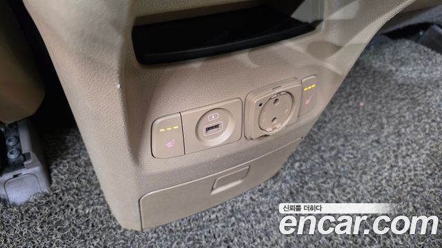 Kia Canival 2018 — photo 28