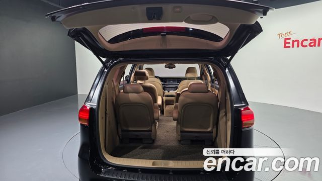 Kia Canival 2018 — photo 34