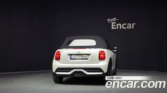 Mini Cooper Convertible 2023 — photo 4
