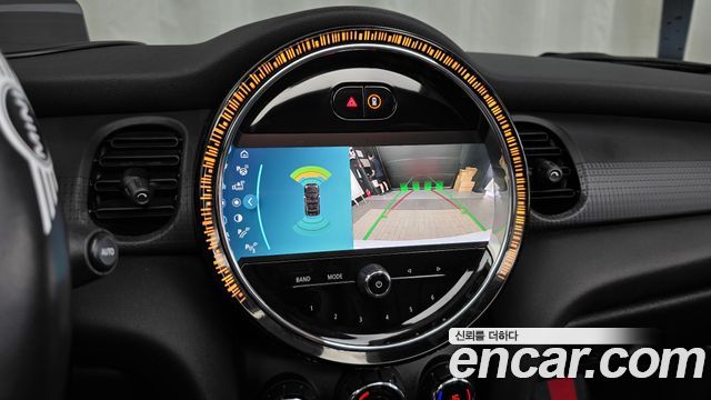 Mini Cooper Convertible 2023 — photo 21
