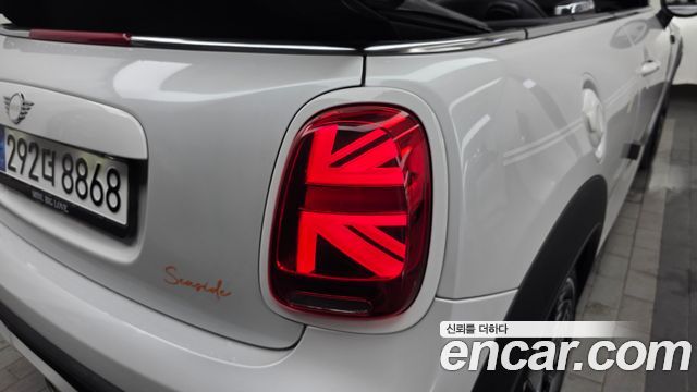 Mini Cooper Convertible 2023 — photo 9